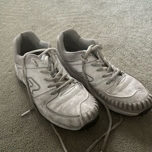 softball turf shoes with pitching toe